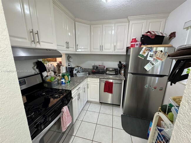 Building Photo - 8600 SW 67th Ave