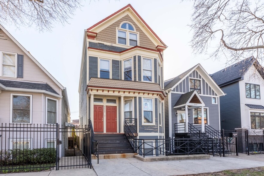 Building Photo - 3023 N Oakley Ave