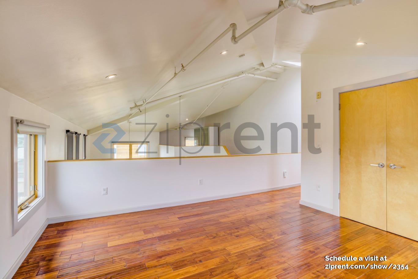 Building Photo - Unit 214