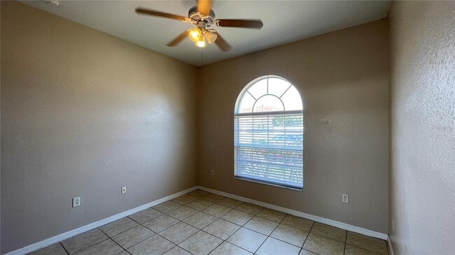 Building Photo - 506 Parsley Ct