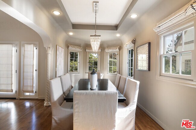 Building Photo - 131 S Martel Ave