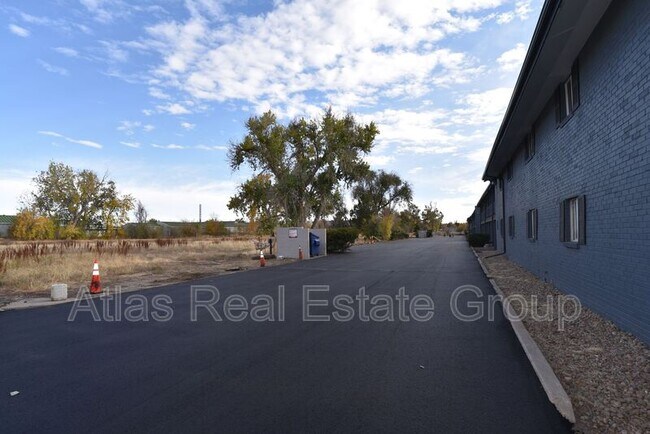 Primary Photo - 16300 E Colfax Ave