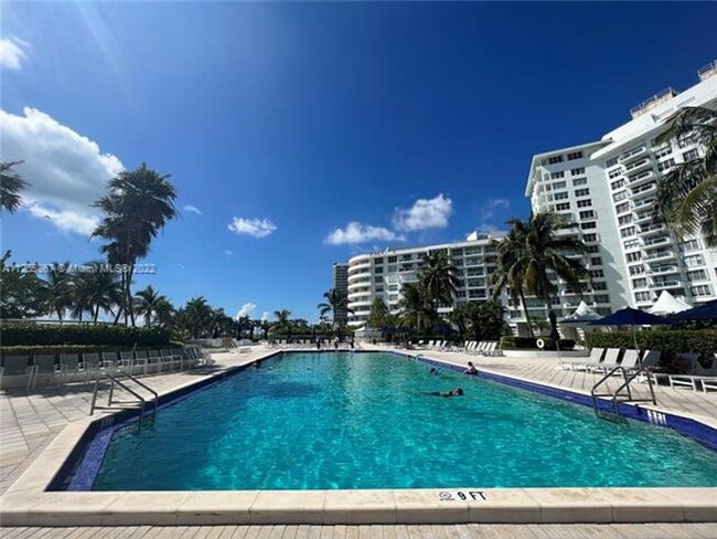 Building Photo - 5161 Collins Ave