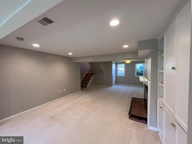 Building Photo - 6516 Cape Ct
