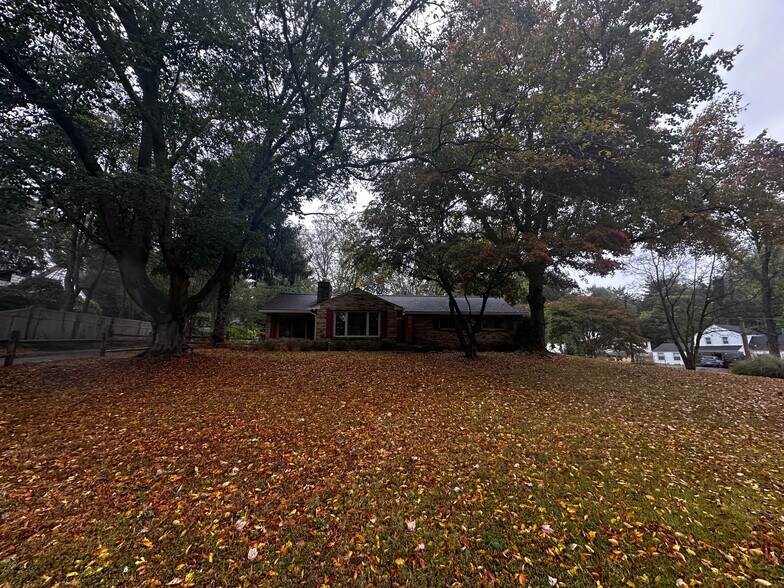 Building Photo - 1 High Acres Dr