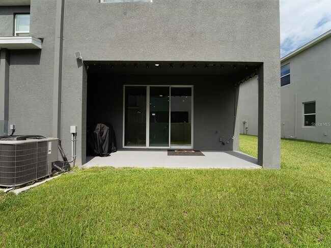 Building Photo - 2910 Boxwood Grove Row