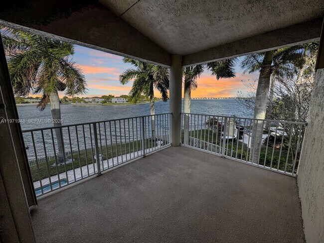 Building Photo - 5028 SW 170th Ave