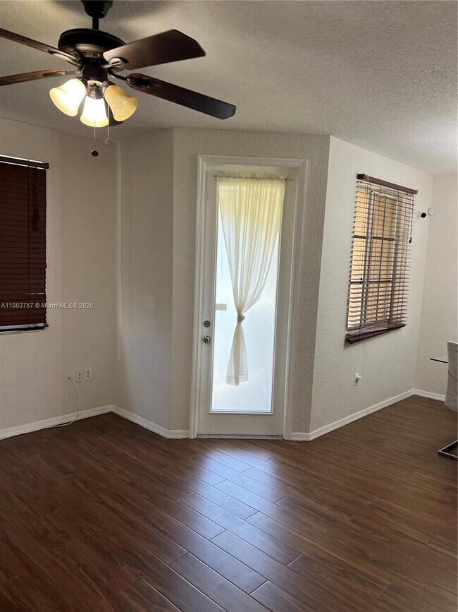 Building Photo - 6065 SW 19th Ct