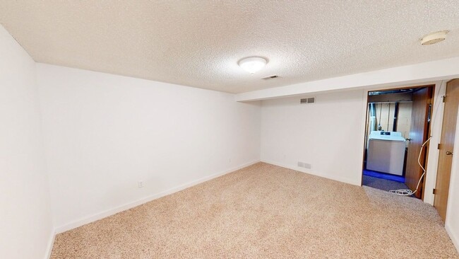 Building Photo - 5127 Singleton Dr