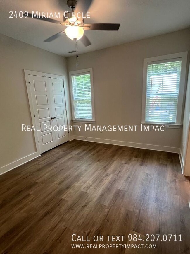 Building Photo - MOVE IN SPECIAL: 1/2 OFF 1 MONTH RENT. New...