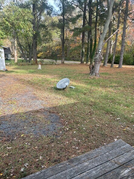 Driveway to apartment - 26908 Plantation Rd