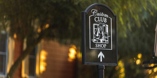 Building Photo - Live The Villages life: 3Bedrooms/2Baths furnished home with all the premier recreation access!