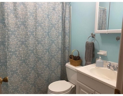 Building Photo - 10 Kenmar Dr