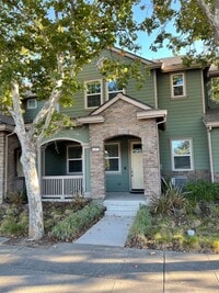 Building Photo - Livermore 3BD/2.5BA Townhouse in Great Neighborhood!