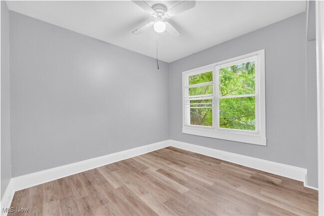 Building Photo - 3420 W 117th St