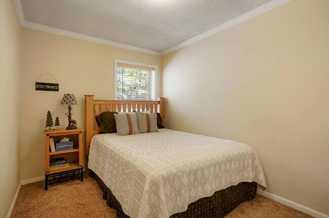 Building Photo - 552 Wapiti Ln