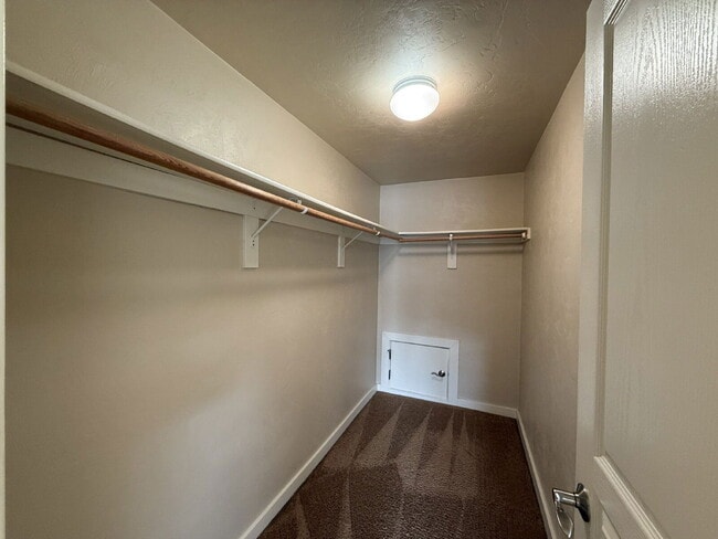 Building Photo - 2466 Mountain Terrace