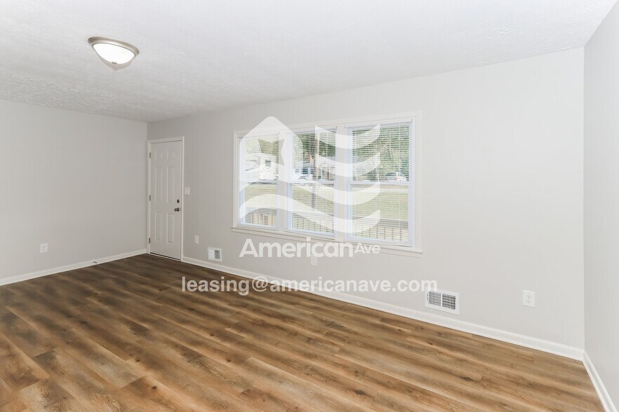 Building Photo - 1570 Engle Dr