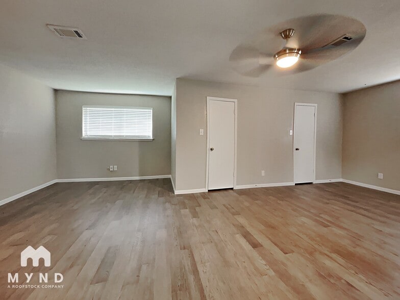 Building Photo - 15803 Mill Point Dr