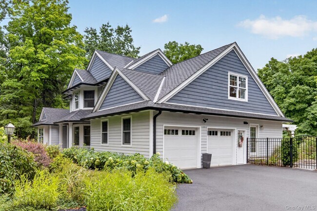 Building Photo - 11 Sky View Ct