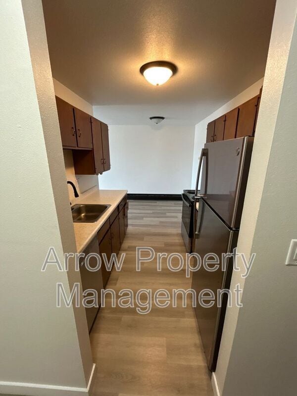Building Photo - 215 E Arbor Ave