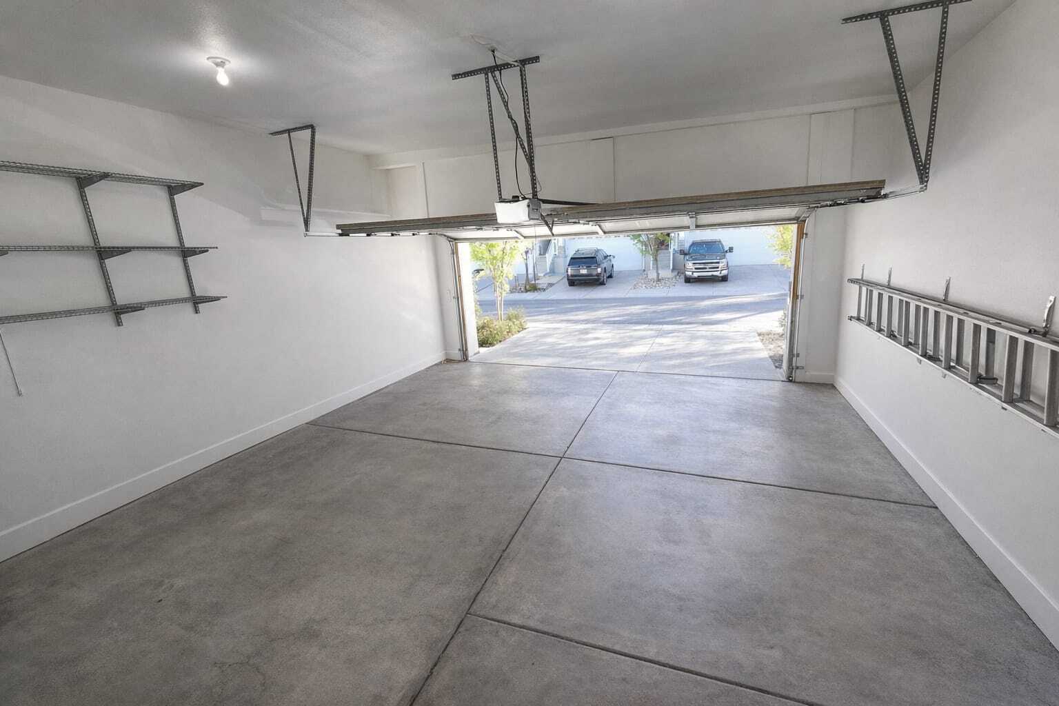 Building Photo - 4332 W Hemsley Ln