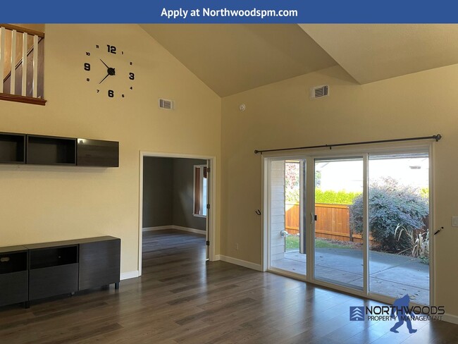 Building Photo - Lots of Room- 3 Bedroom 2 Bath Home with B...