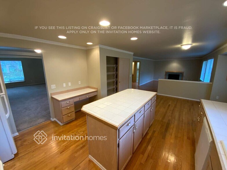 Building Photo - 5802 65th Ave W