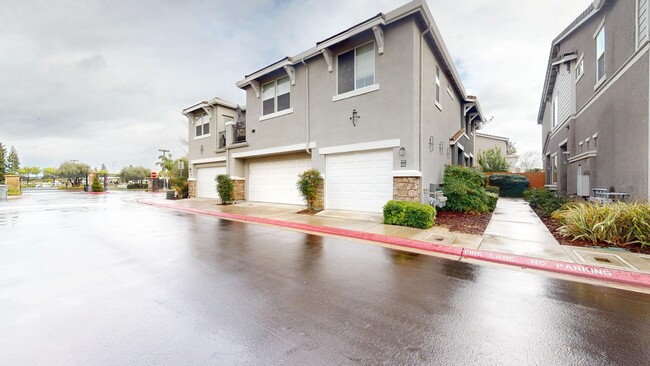 Building Photo - 373 N Amedeo Ln