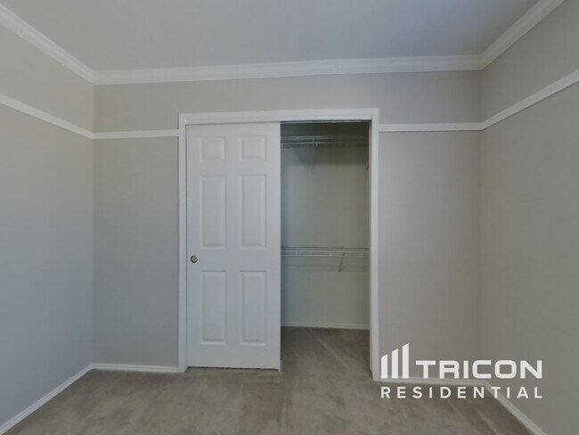 Building Photo - 145 Willow View