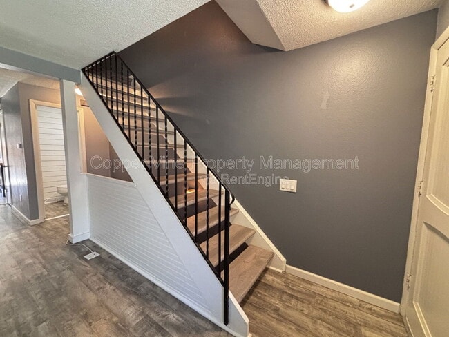 Building Photo - 1729 Quail St