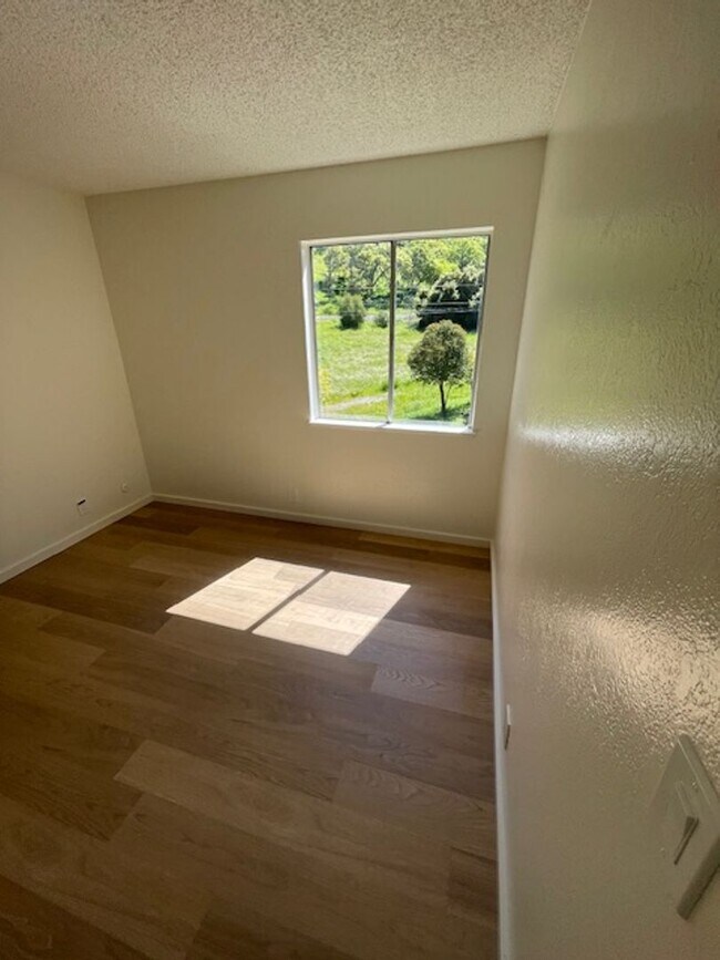 Building Photo - 5525 Capistrano Ave