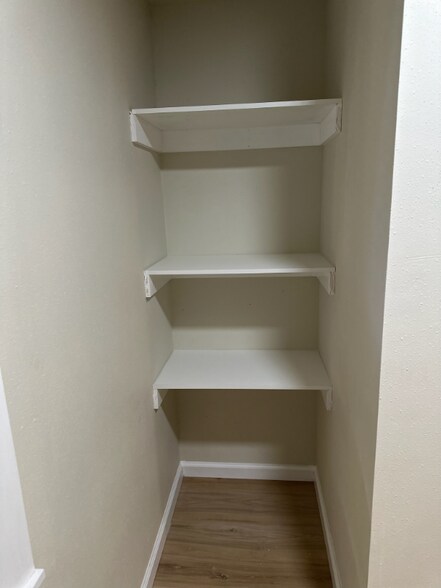 Building Photo - 4306 Earl Blvd