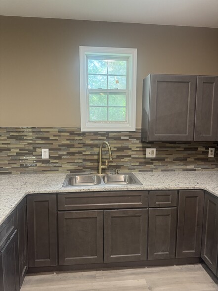 Building Photo - 2495 Donald Lee Hollowell Pky NW