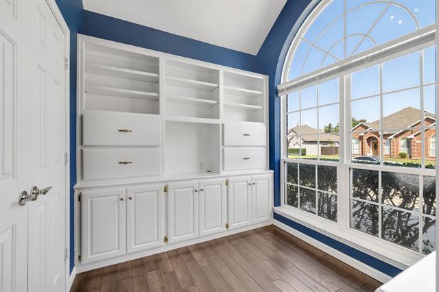 Building Photo - 1109 San Saba Dr