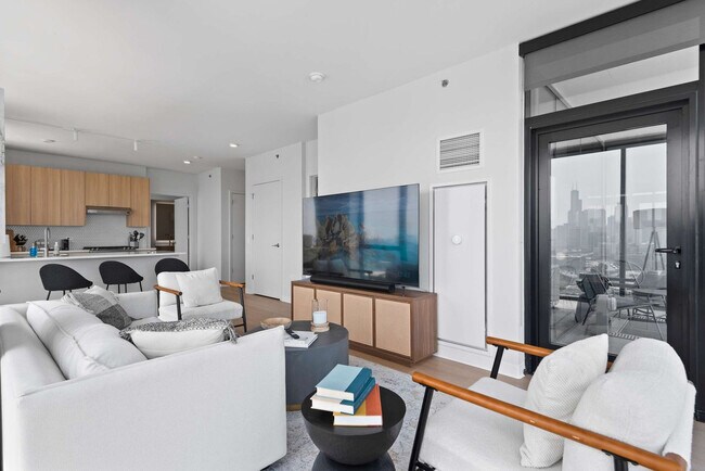 Building Photo - 901 W Blackhawk St