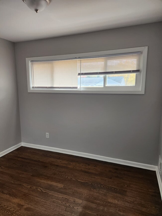 Building Photo - 2511 Millvale Ave