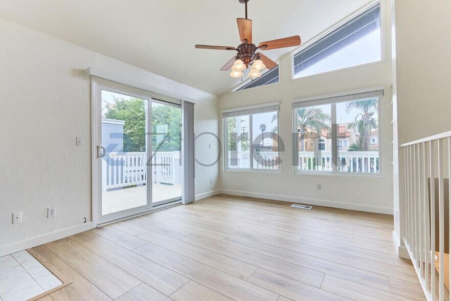 Building Photo - 405 20th St