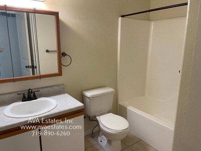 Building Photo - 717 E Laporte Dr