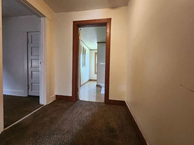 Building Photo - E Fairview, 205-207