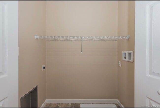 Building Photo - 13 Nature Ave