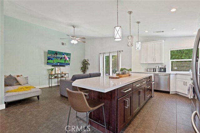 Building Photo - 80695 Columbia Ave