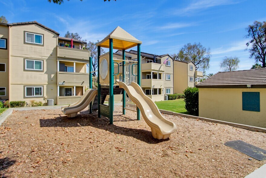 Building Photo - 5046 Los Morros Way