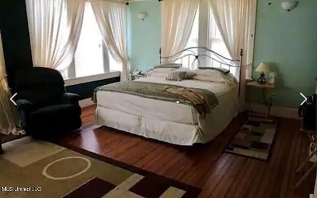 Building Photo - 133 Hopkins Blvd