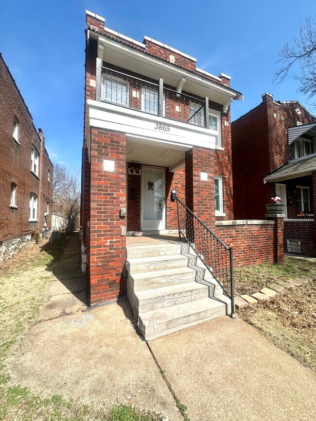 Building Photo - 3865 Alberta St