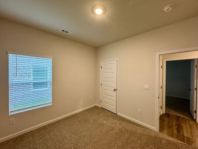 Building Photo - New Construction Home in Limestone County in resort community