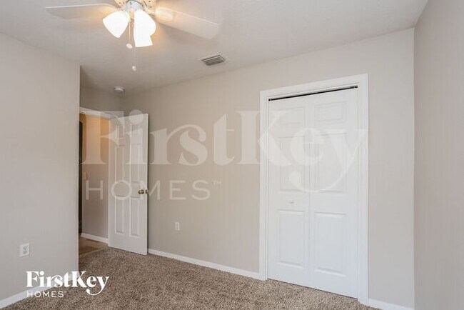 Building Photo - 10709 Deepbrook Dr