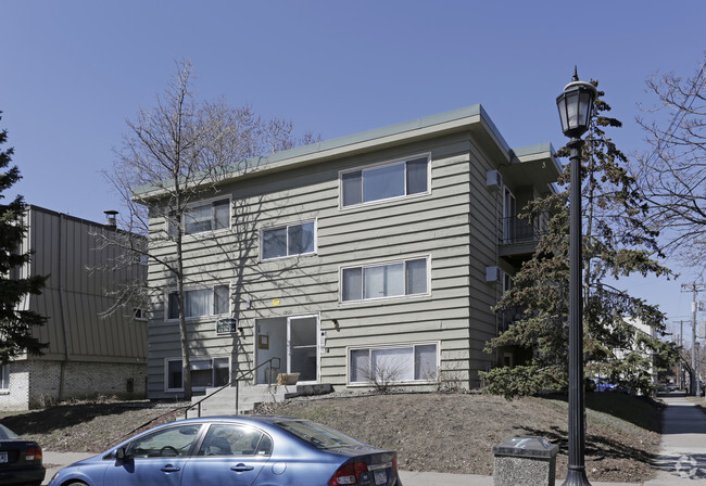 Building Photo - 1900 S Clinton Ave