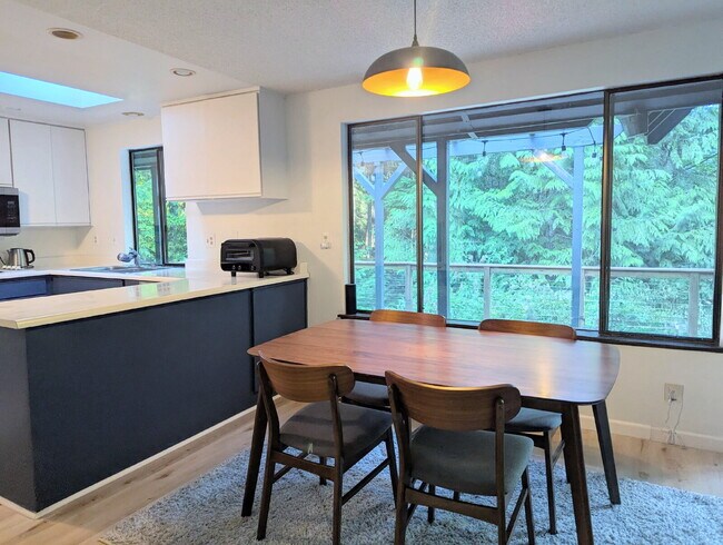Building Photo - 3-Bed Retreat with Forest Abundance