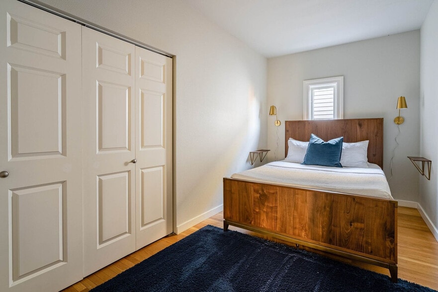 Building Photo - 3046 NE Glisan St